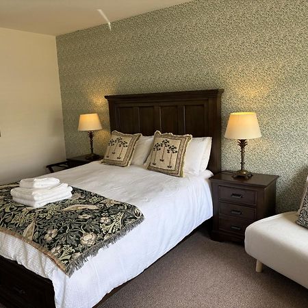 Blenkinsopp Castle Inn Greenhead Εξωτερικό φωτογραφία